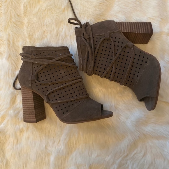 VERY VOLATILE LEATHER OPEN TOE BOOTIE - Picture 5 of 8